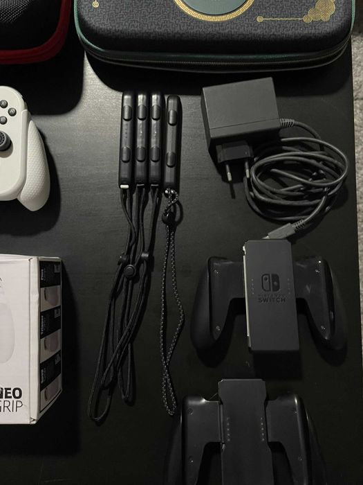 Nintendo Switch OLED Desbloqueada – Pack Completo com Vários Acessórios