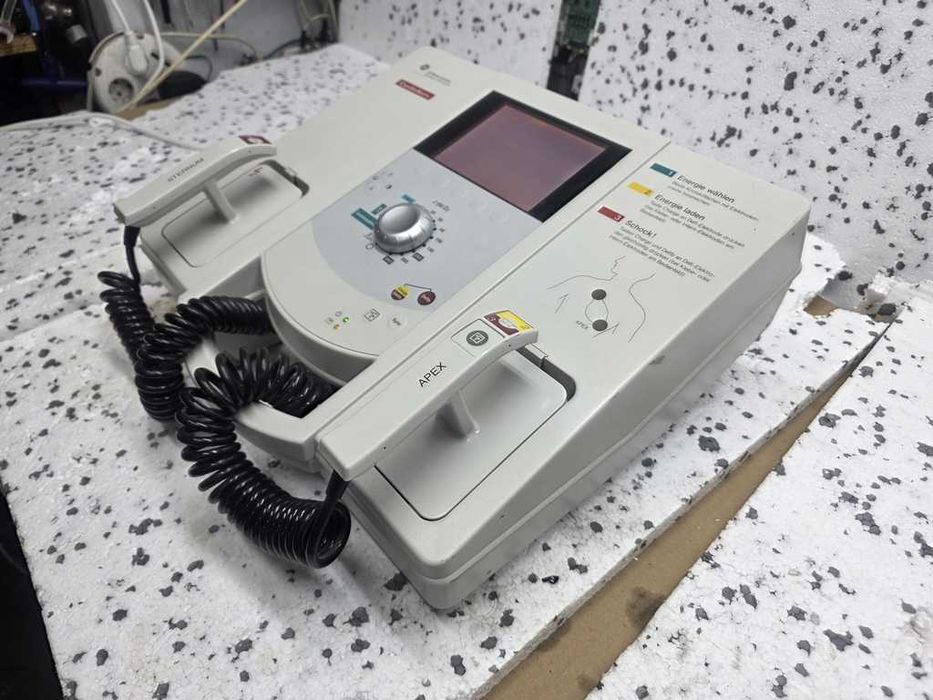 Defibrylator CardioServ