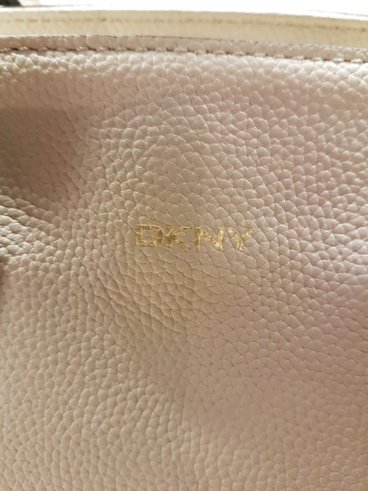 Сумка кожаная DKNY