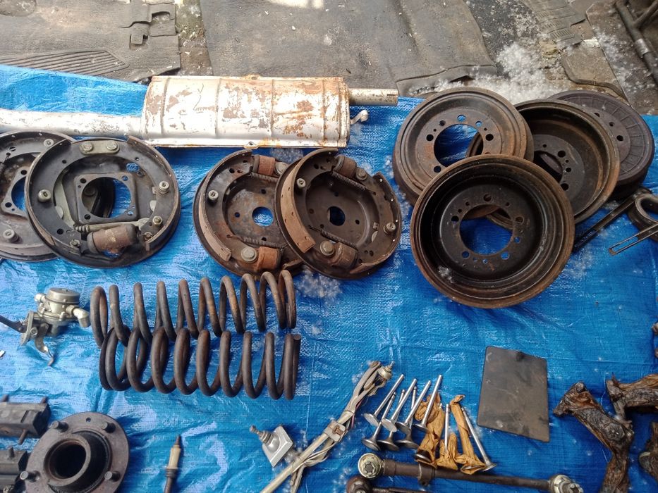 Опорные тормозные щиты в с боре на ГАЗ 21,ВОЛГА