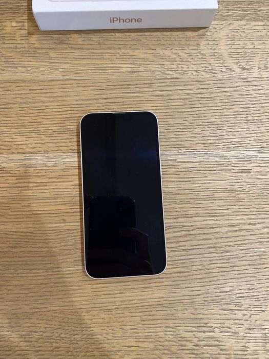 iPhone 13 różowy