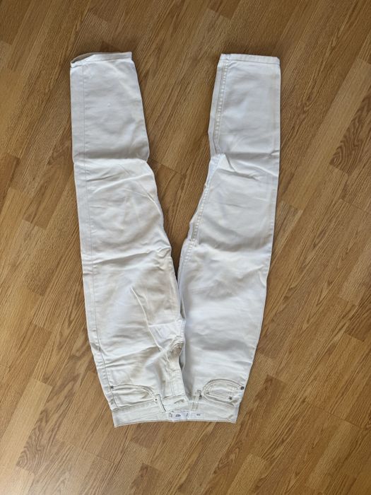 Нові джинси s MNG
