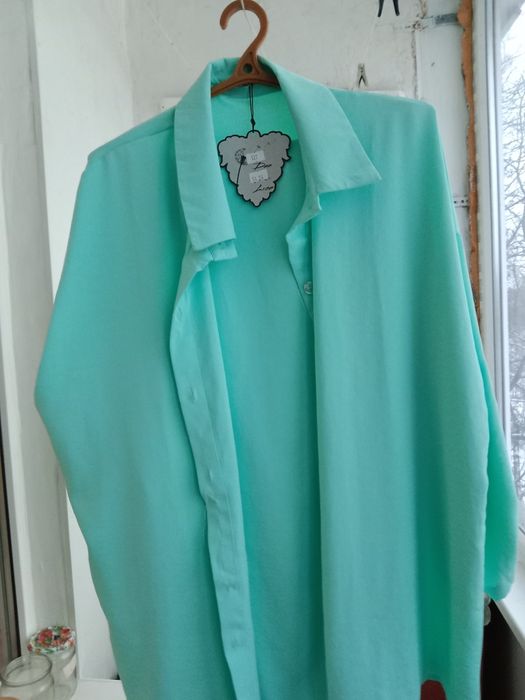 Продаю!Костюм женский брючный