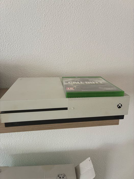 Xbox one s 1tb  como nova