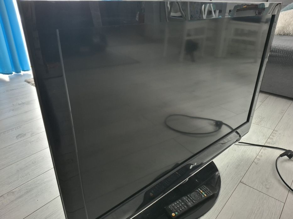 Telewizor płaski LG 37 CALI MODEL 37LD420