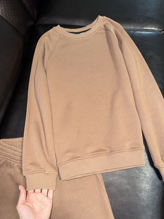 Дівчачий спортивний костюм