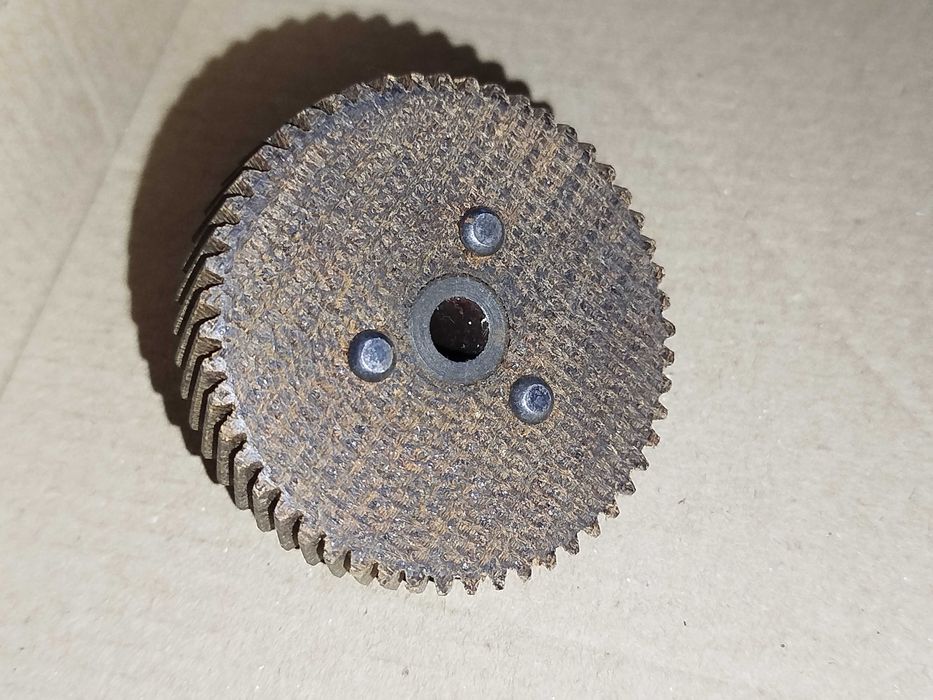 Шестерня  виготовлено х текстолітового матеріала діаметер 55мм