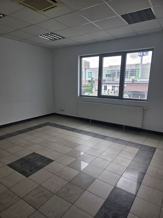 Atrakcyjnie usytułowany lokal biurowy.