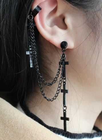 Brinco 5 cruzes - gótico / Punk / Retro