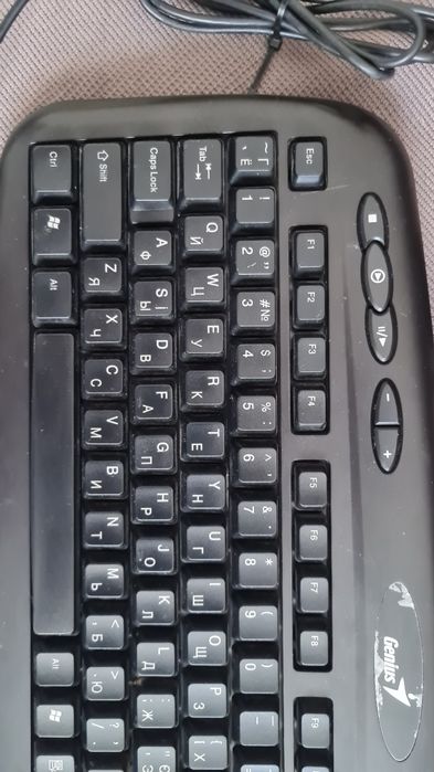 Беспроводная клавиатура и мышь Genius Wireless KB 600 Black V2