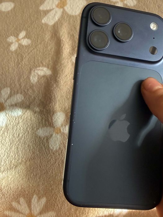 Iphone 17 pro na gwarancji