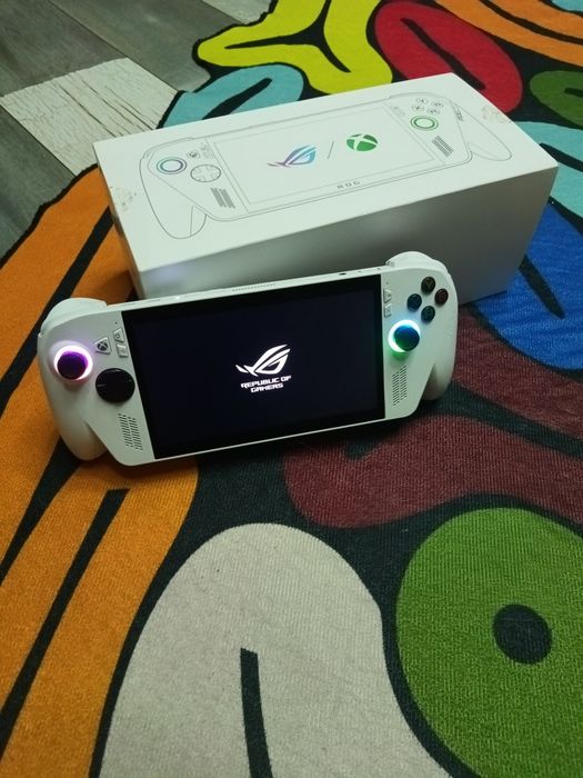 Портативна ігрова приставка ASUS ROG Xbox Ally 512 GB