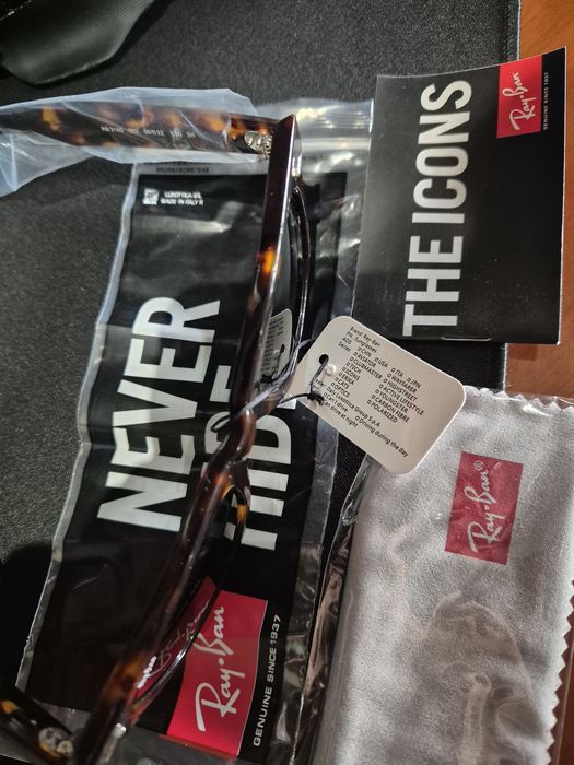 Óculos de sol Ray-Ban Wayfarer RB2140 em cor tartaruga (havana), unissex.