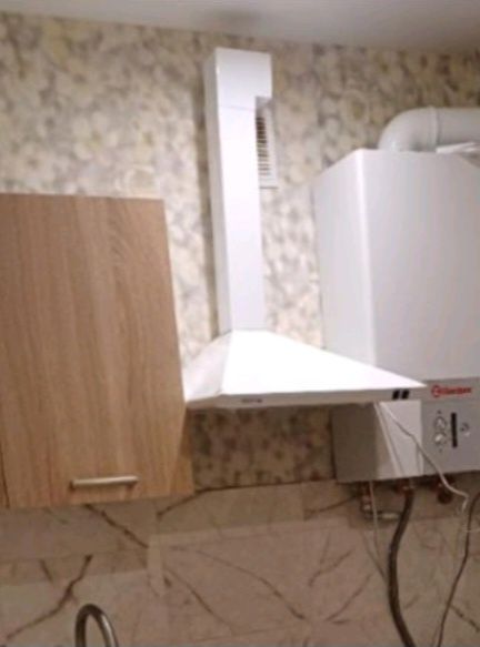 Продам витяжку, майже нова
