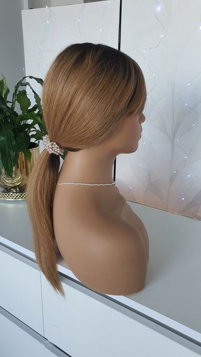 Peruka z włosów naturalnych w 100% blond grzywka Carmen
