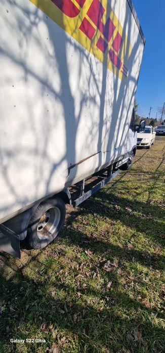 Sprzedaż samochodu ciężarowego marki Iveco Daily z 2012 roku