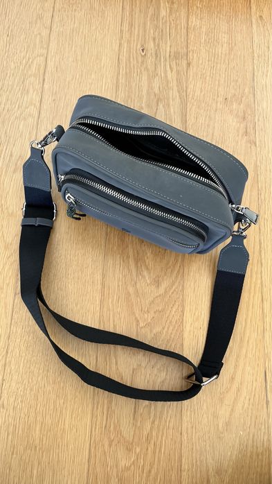 Mala Parfois cinzenta, em otimo estado