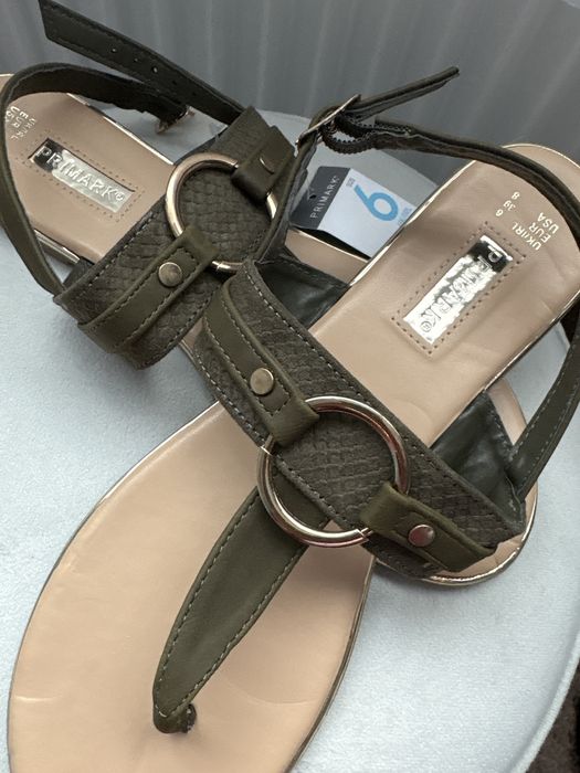 Nowe sandałki khaki z Primark