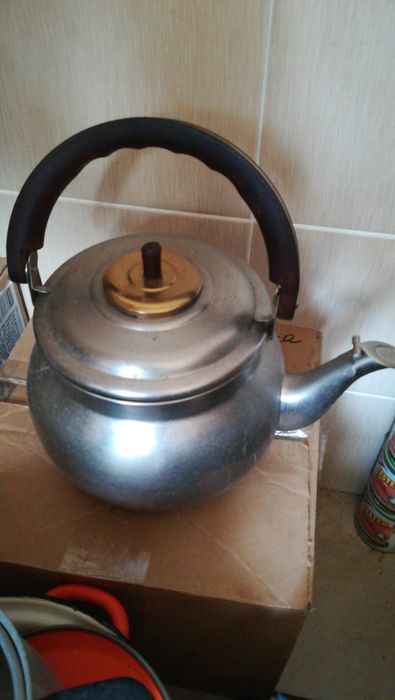 Продам чайники разные
