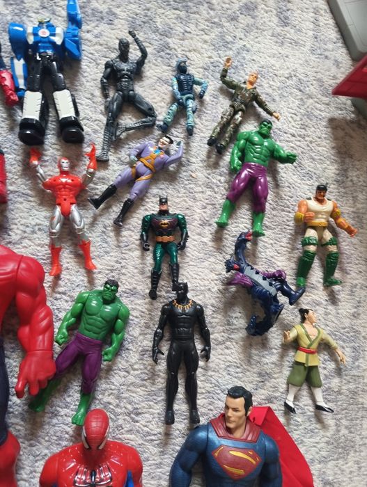 Zestaw figurek superbohaterów Marvela