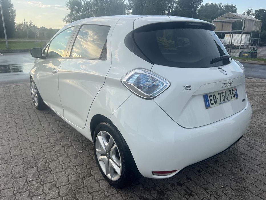 Renault Zoe 41квт 300км