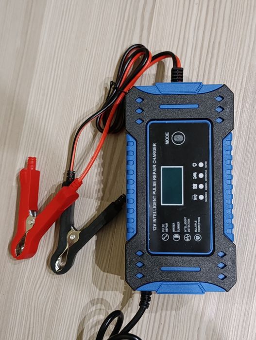 Зарядний 12в автоматичний пристрій