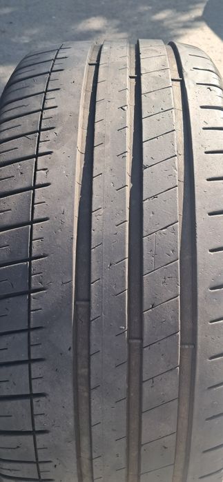 2  pneus  michelin pilot sport 235/40 R18 muito piso