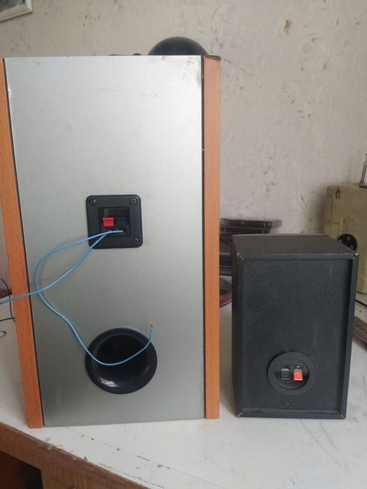 Музыкальные колонки.