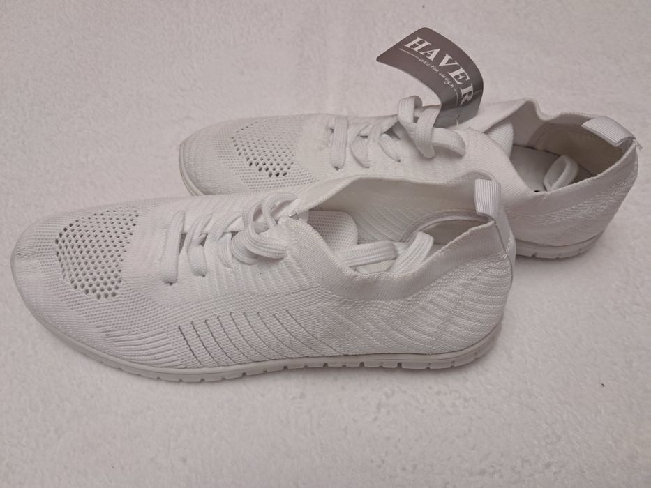 Idealne buty na spacery adidasy