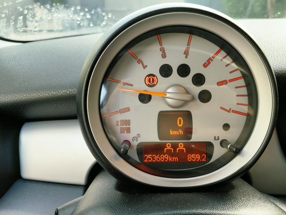 MINI Cooper D 1.6 Diesel – 2009 – Económico e Muito Estimado