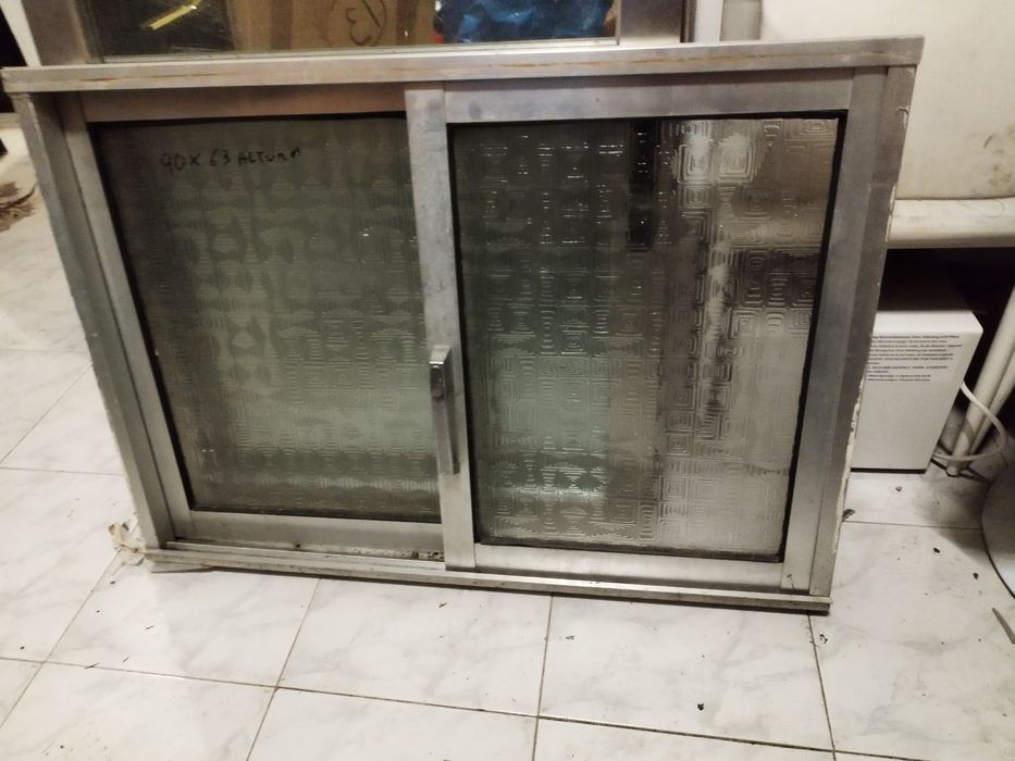 Janela de alumínio em bom estado 90 por 63 altura
