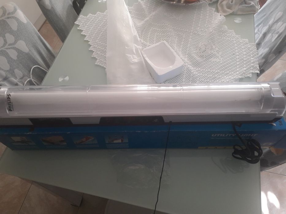 Lanterna Philips 100% NOVA e muito versátil.