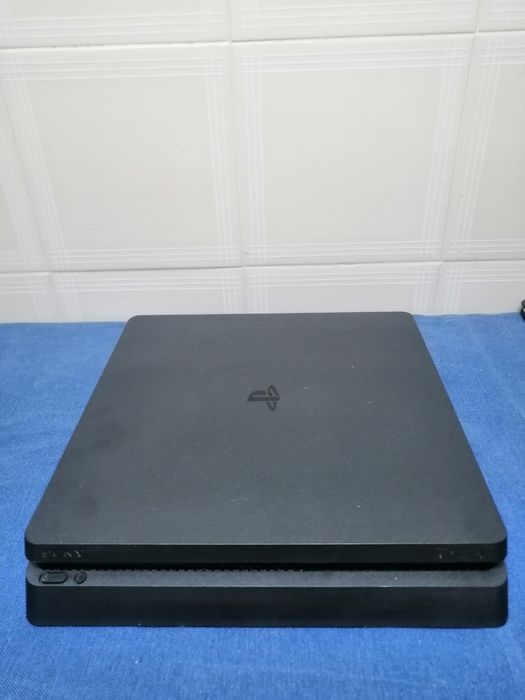 PS4 Slim 1 Tb usada