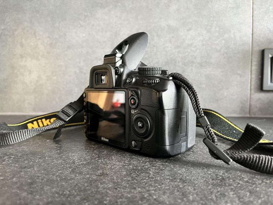 Фотоапарат Nikon D3100