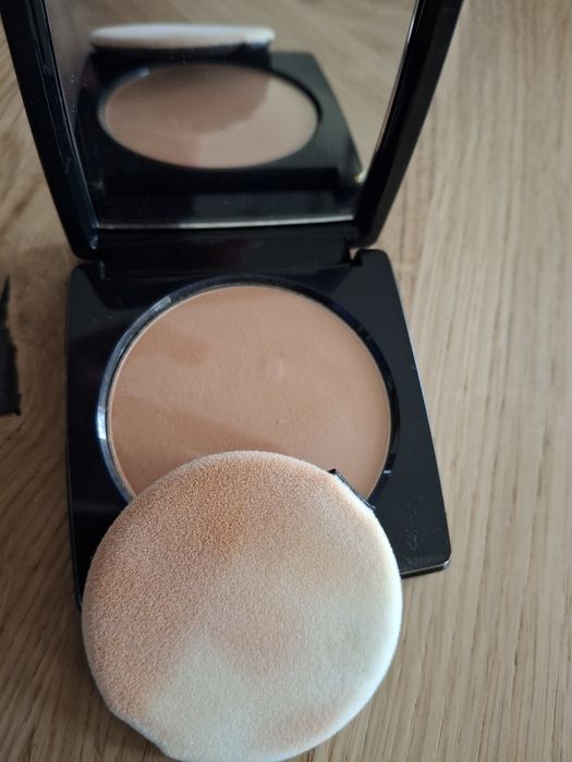 Bobby Brown Puder