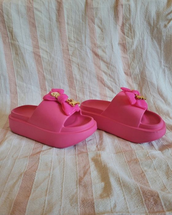 Chinelos abertos/slide 40-41