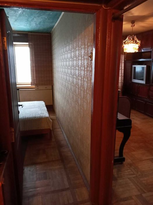 Продам 2-кімн. Щу́сєва вул. 42а, 47 м.кв.МетроСирець 2 хвилини пішки.