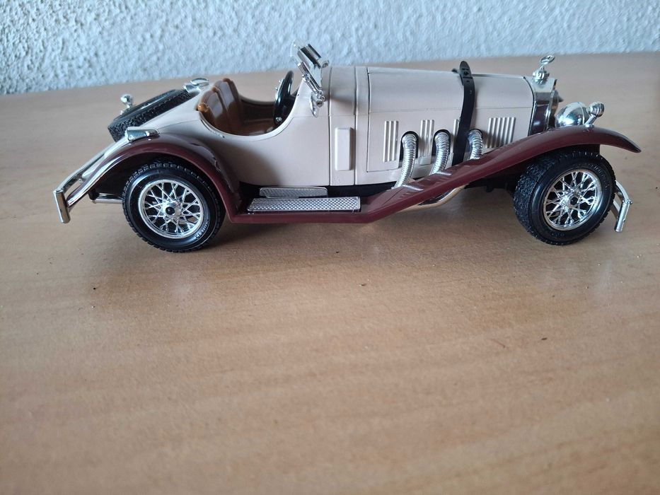 Mercedes-Benz SSK (1928) da Bburago na escala 1:24