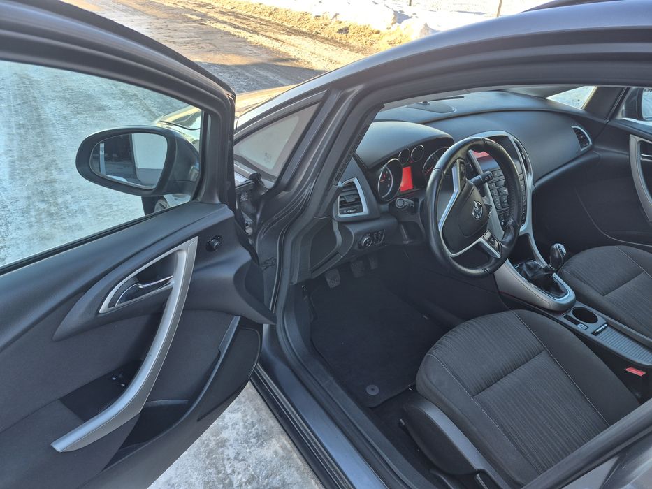 Opel Astra J*1.4*Turbo*2011*Klimatronik*Alu