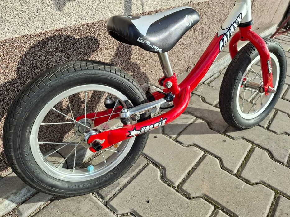 Rowerek biegowy czerwony