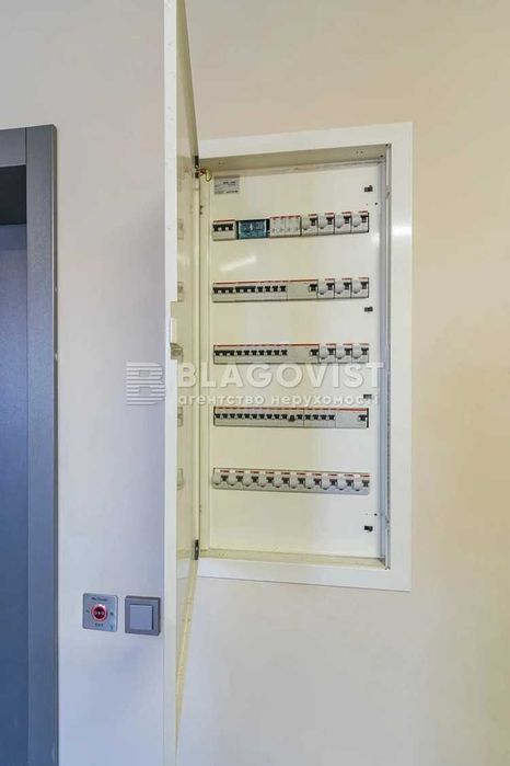 Продаж! Хостел! Цікава пропозиція! метро Контрактова 5хв пішки