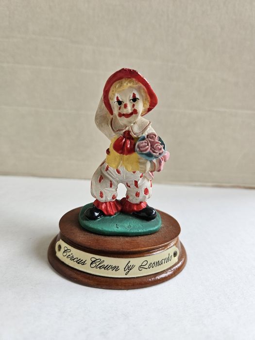 Conjunto 2 Figuras Palhaço de Circo Leonardo
