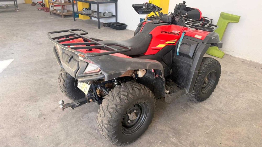 Moto 4 CFMOTO CForce 625, tração 4x4