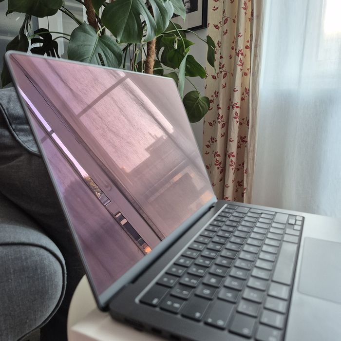 MacBook Pro 14" M5 24GB/1TB | 34 cykle | 100% bateria | Space Black | US | gwarancja Apple