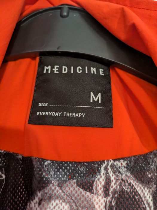 kurtka medicine na co dzień.  Czerwona . Męska /unisex
