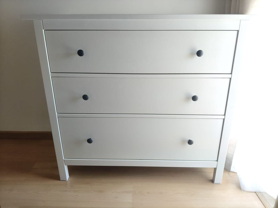 Como Nova / Desocupar: Cómoda IKEA HEMNES c/ 3 Gavetas