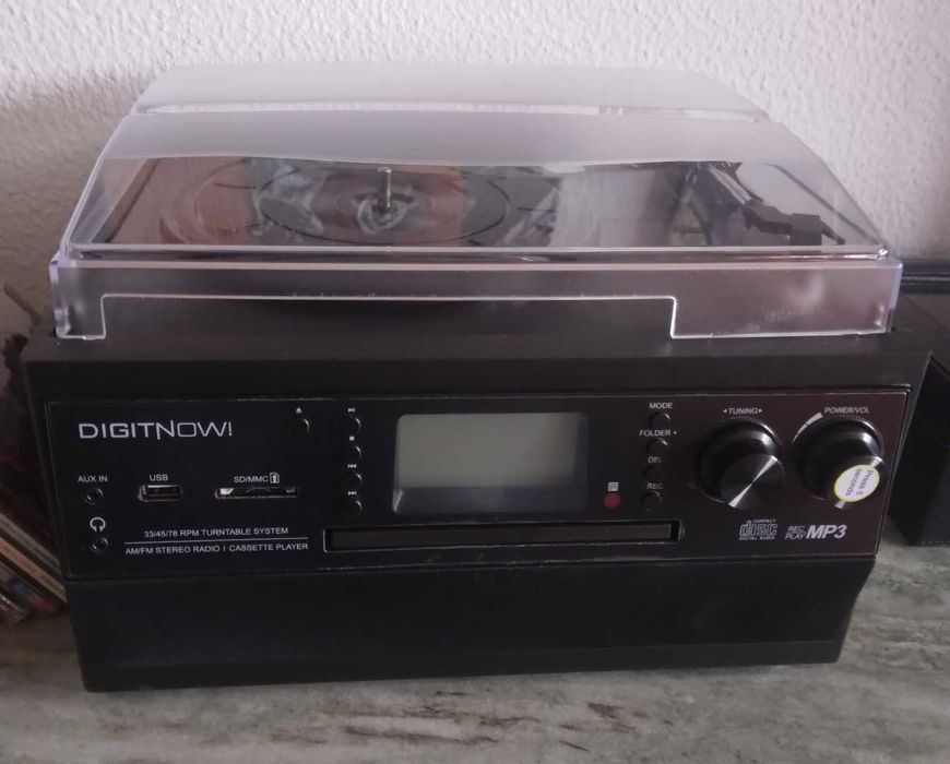 DIGITNOW Multi-function Sound System Turntable, CD, Cassette, Radio64354225491458120