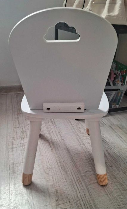 Krzesełko dziecięce 2-4 lata stan bdb