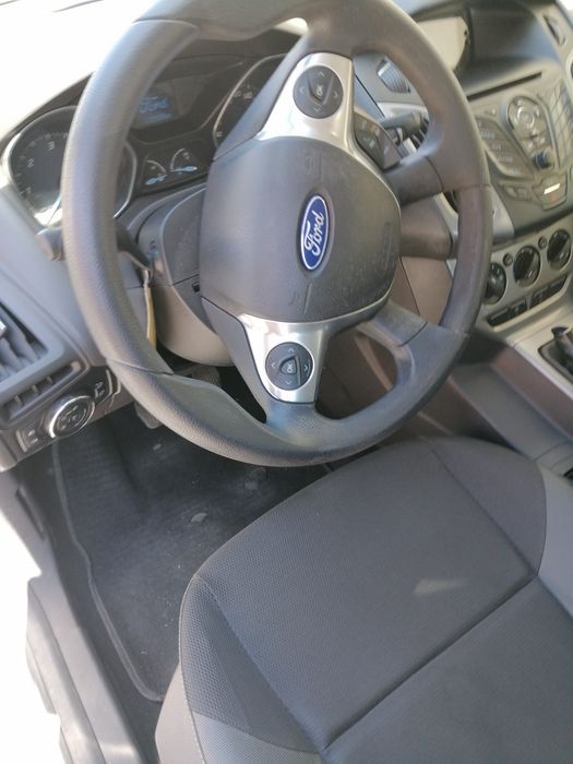 Vende, Ford focus 1.6 tdci 2011 95cv modelo Mk3 cinzento metalizado mantido em garagem foto 3