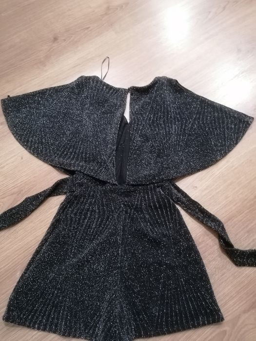 Vestido preto com brilhantes